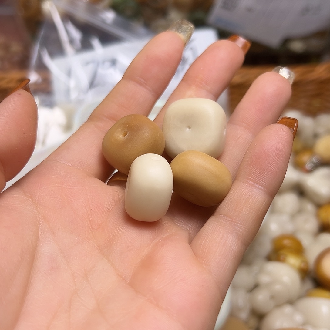 菩提根/象牙果吊坠瑕疵藏4颗有坏