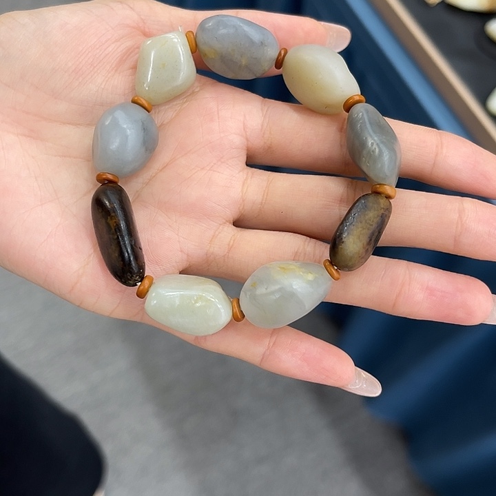 和田玉未镶嵌手串