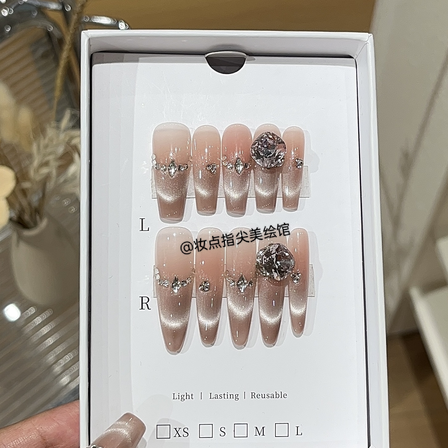 法式显白爆闪香槟色手工穿戴甲美甲贴片