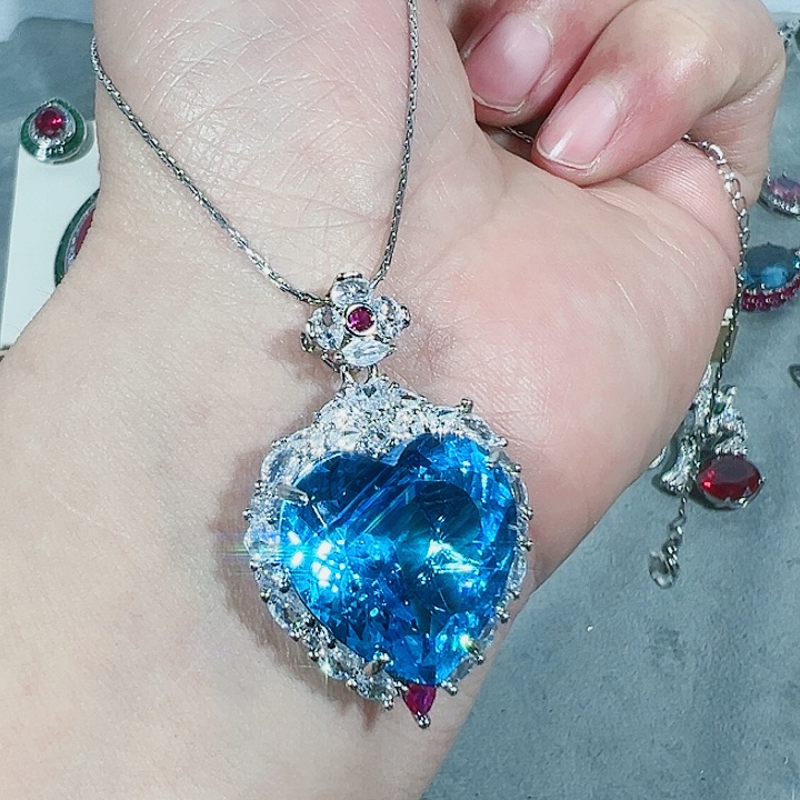 红宝石颈饰未镶嵌