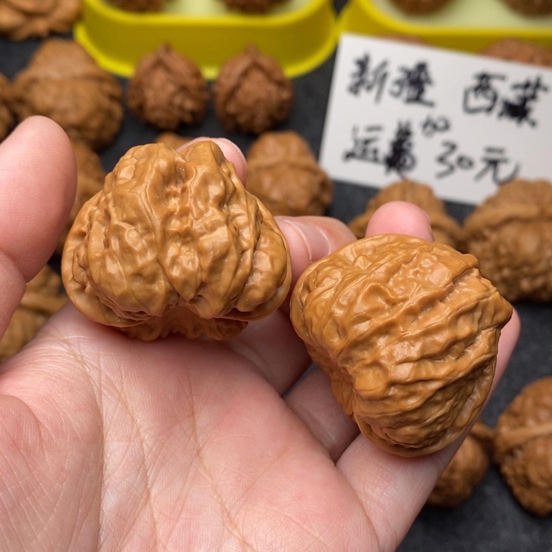 文玩核桃把件只**?蛤蟆38