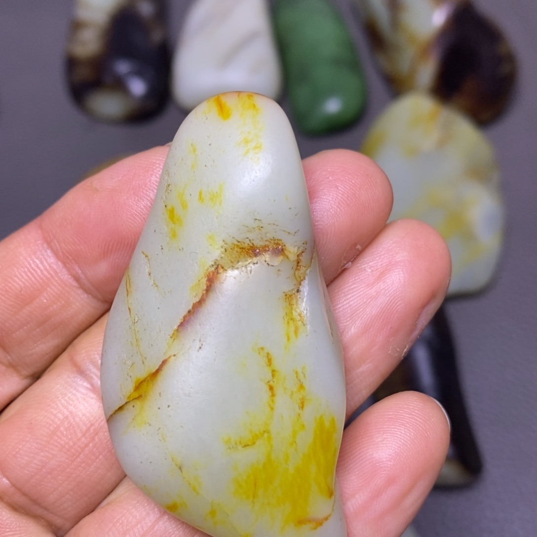 和田玉未镶嵌挂件