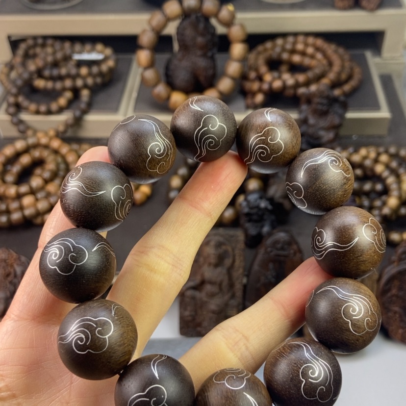 【闪购商品】沉香手串云**越南白棋
