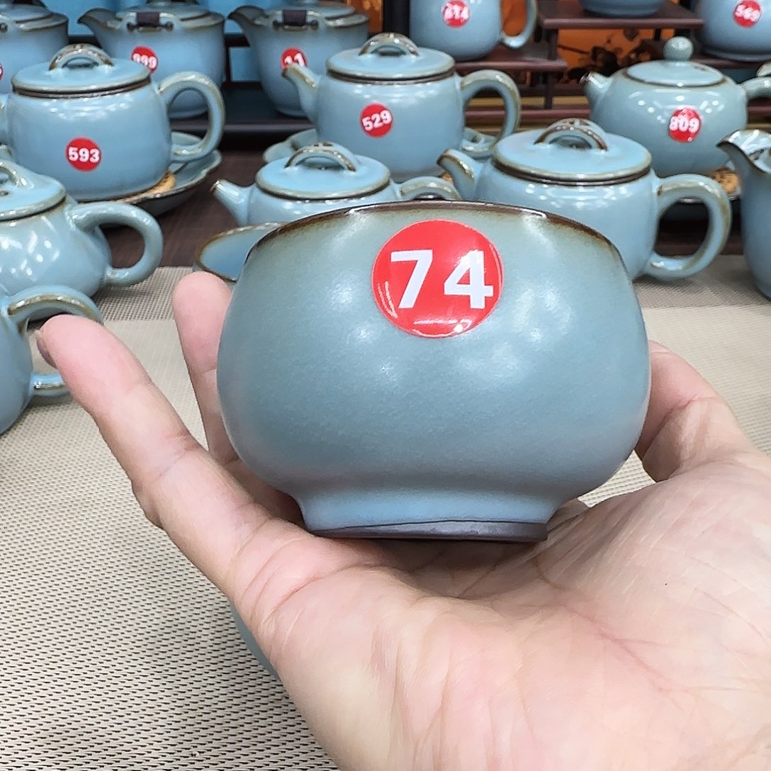 瓷片小微瑕发货。。。。。。。