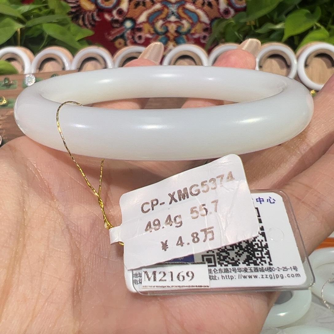 和田玉手镯未镶嵌