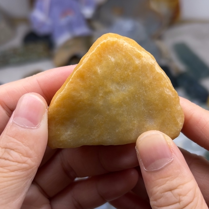 翡翠颈饰未镶嵌毛料