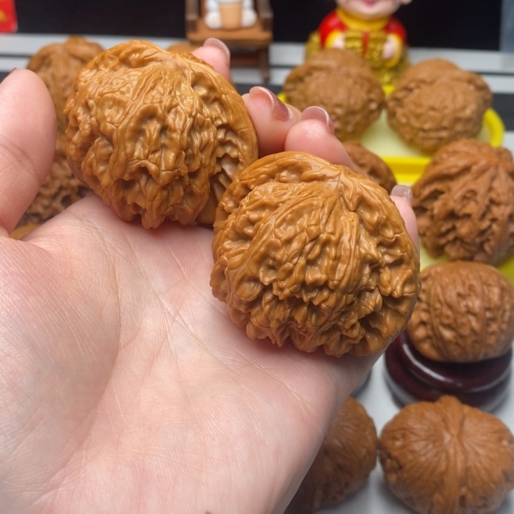 核桃張***子文玩核桃白狮子