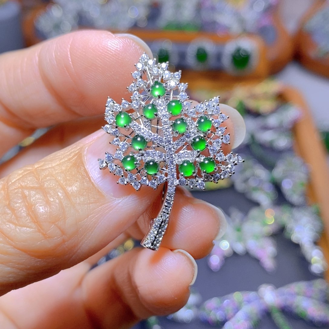 翡翠颈饰银S925镶嵌天然翡翠