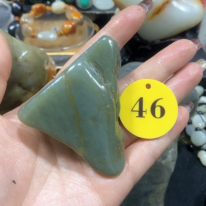 未镶嵌和田玉（糖玉）挂件