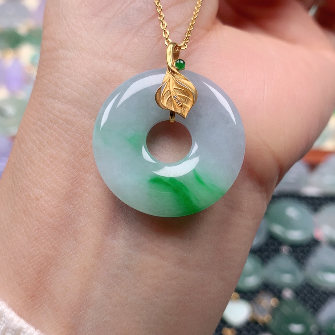 【闪购商品】翡翠吊坠(不含链)18K金镶嵌