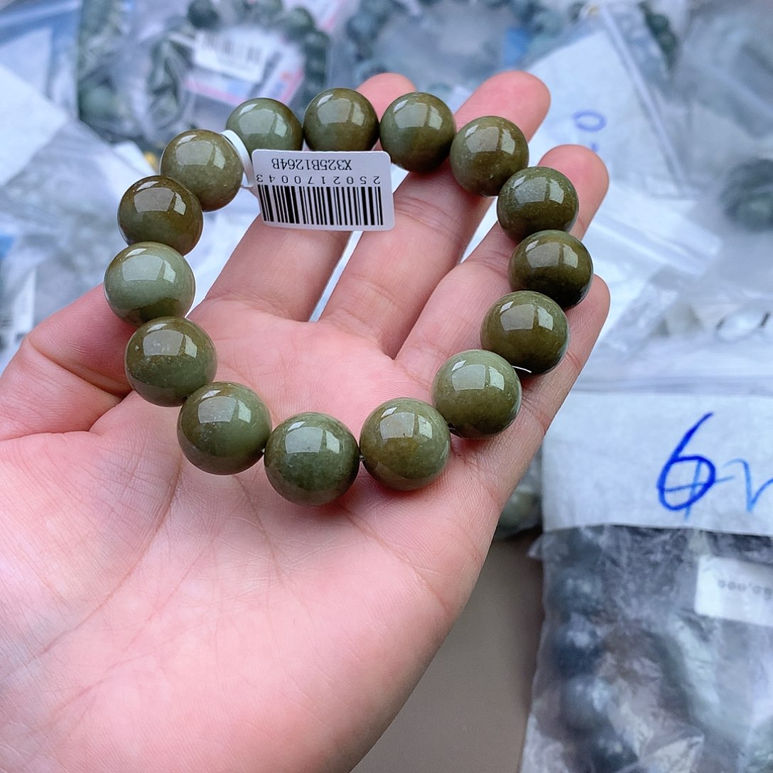 未镶嵌手串定制翡翠