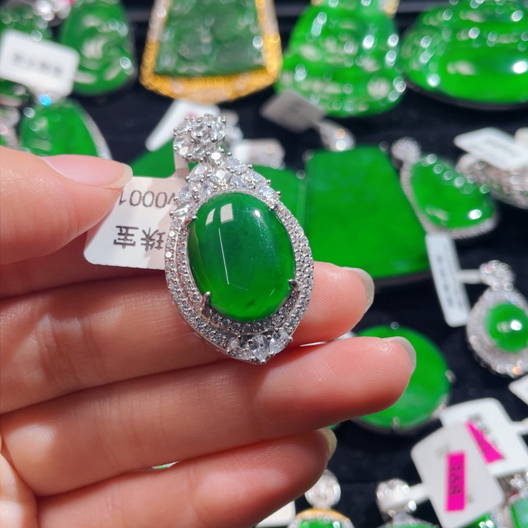 翡翠颈饰未镶嵌保a保真天然翡翠