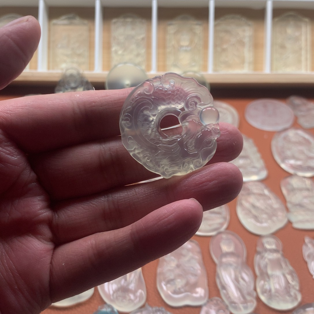 蛇纹石玉颈饰未镶嵌