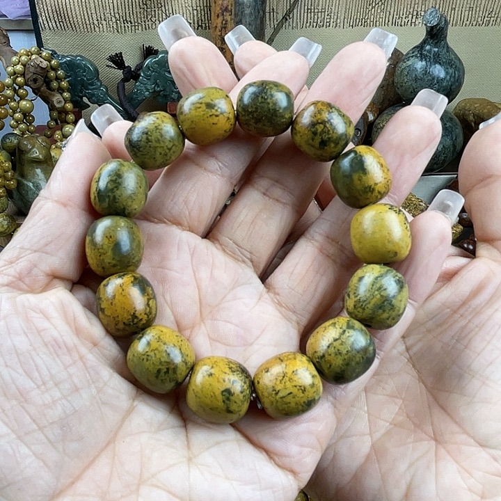 岫岩河磨玉（透闪石质玉）手串未镶嵌6*呀