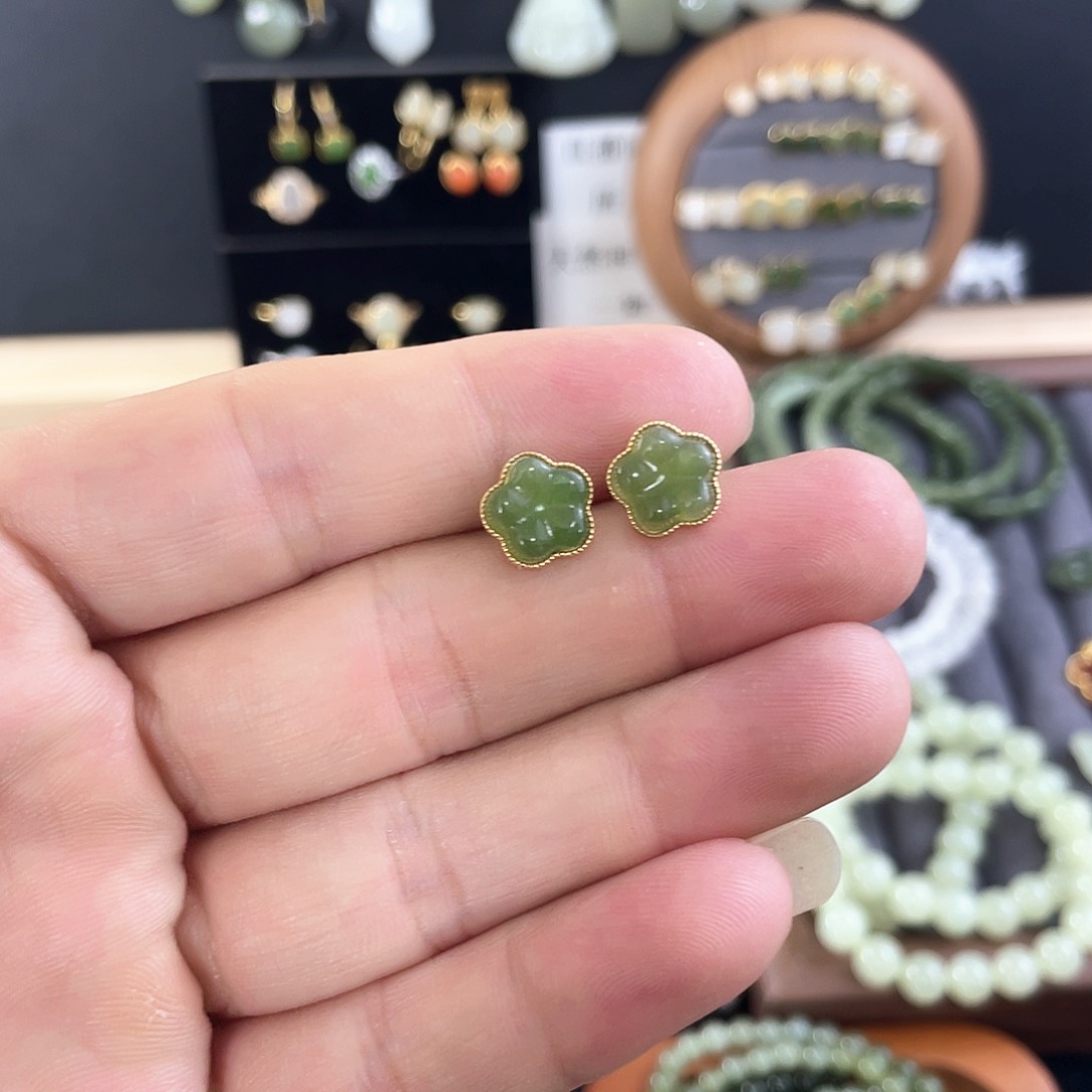 和田玉（糖玉）未镶嵌颈饰