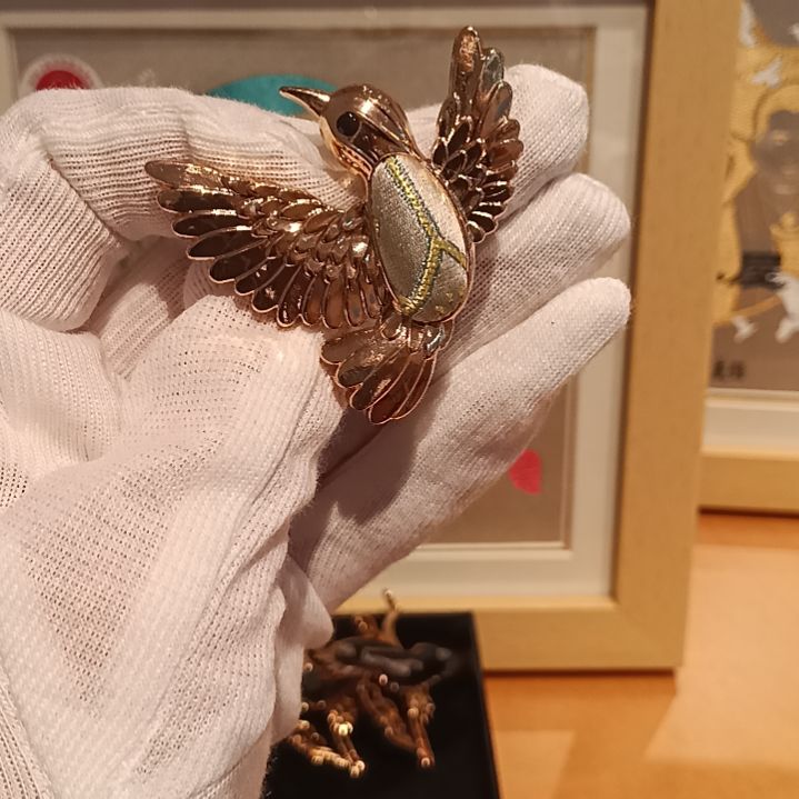 织绣和平小屋非遗蜀锦展翅鸽浅黄➕淡绿