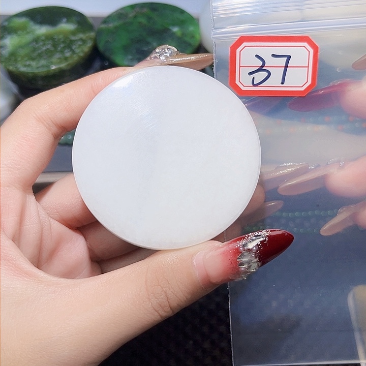 和田玉和田玉边角料随机发未镶嵌