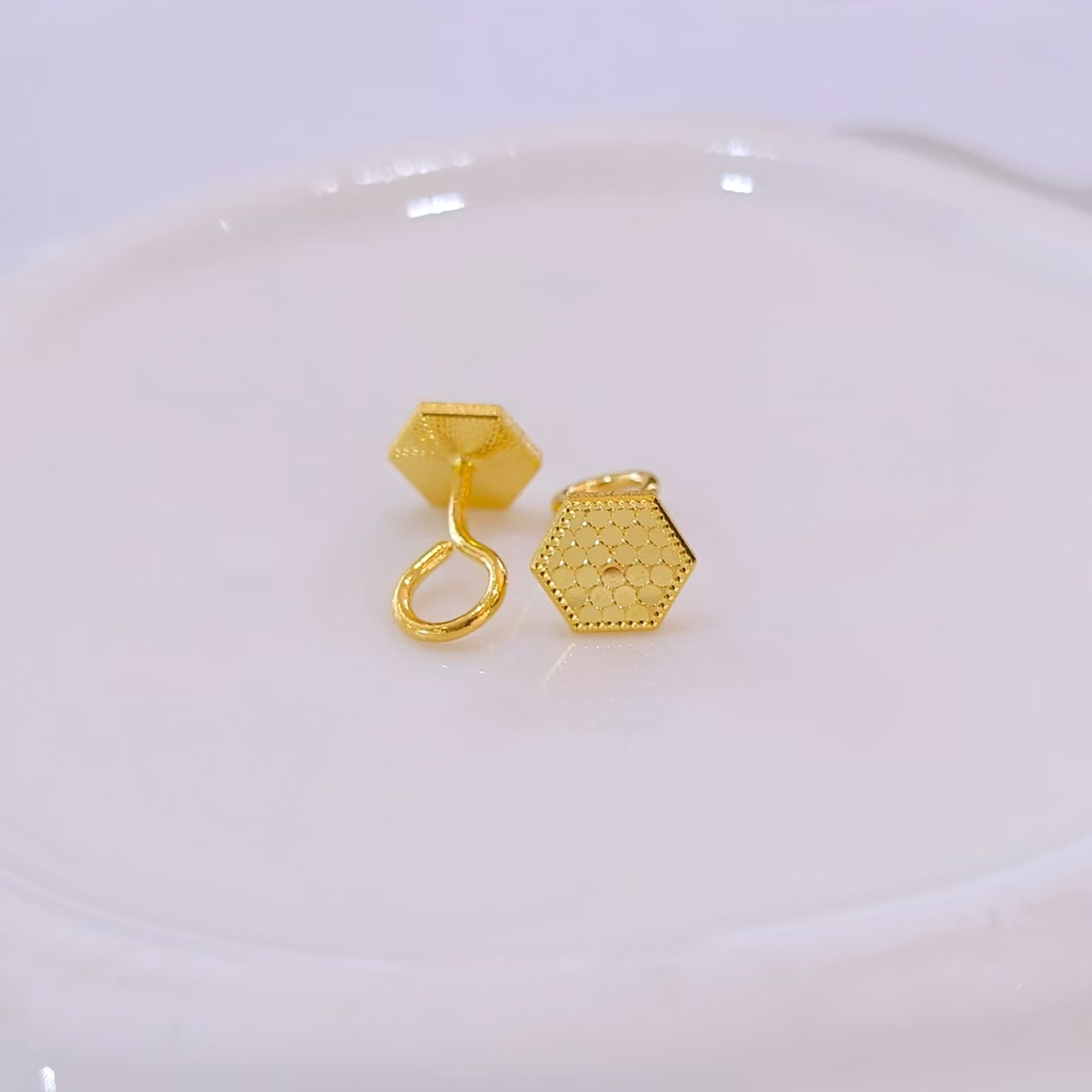 【富远黄金】足金鱼鳞几何图形弯针耳钉FYHR01010914