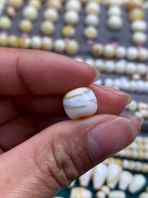 蜜蜡油漆白千层雪老型11.4*10.2mm