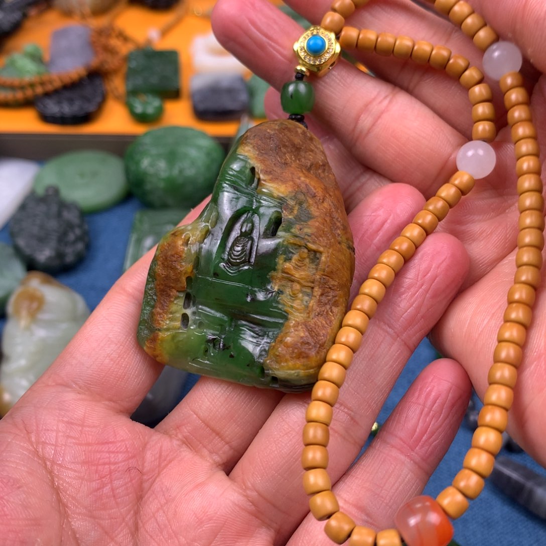 和田玉未镶嵌颈饰