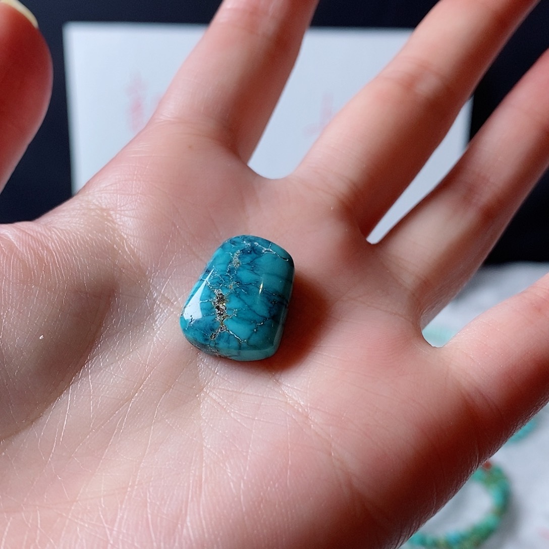 绿松石颈饰未镶嵌