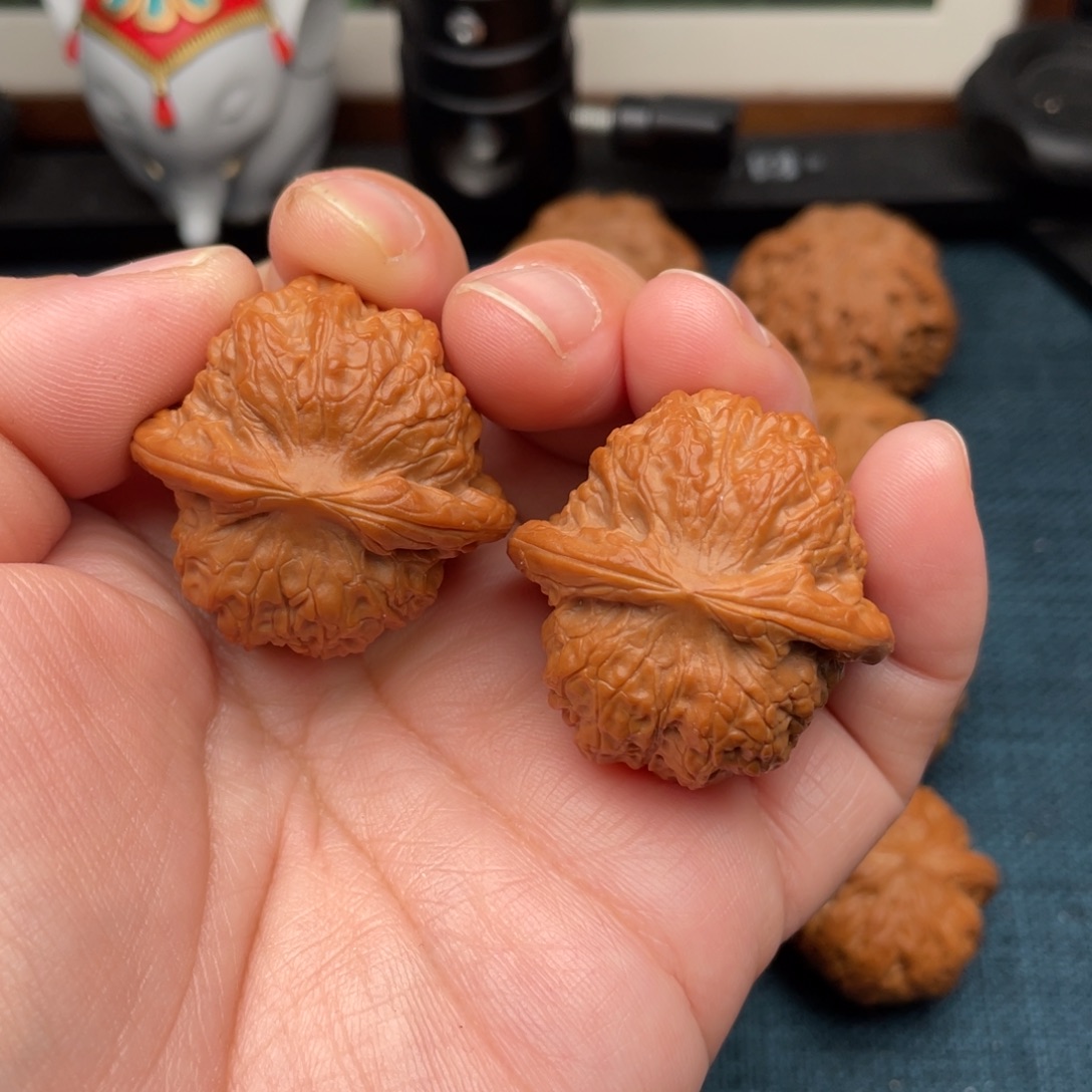 文玩核桃把件全品血麒麟36