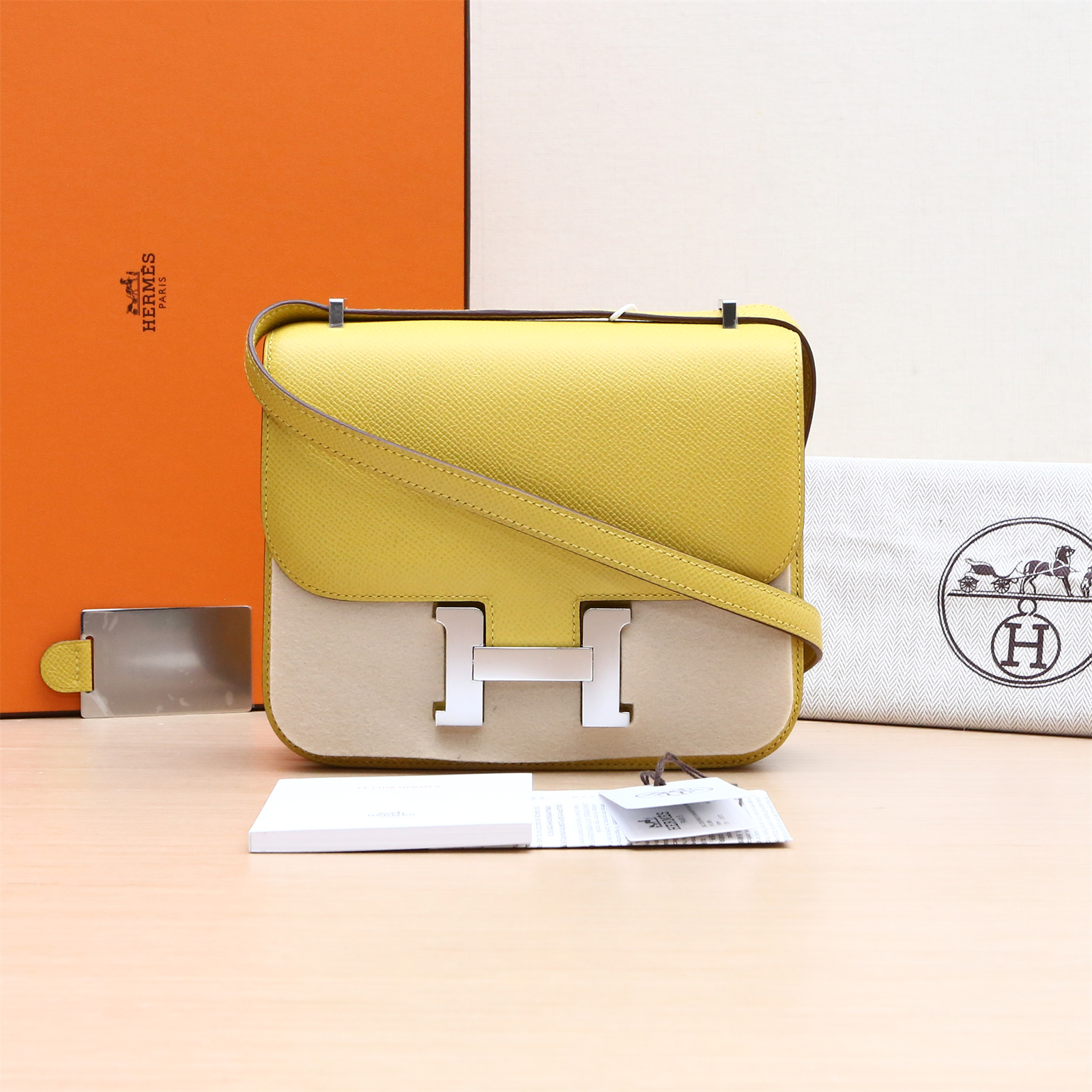 99新 Hermes/爱马仕 康康 19 2P茴香黄 单肩包 B刻 P224308038