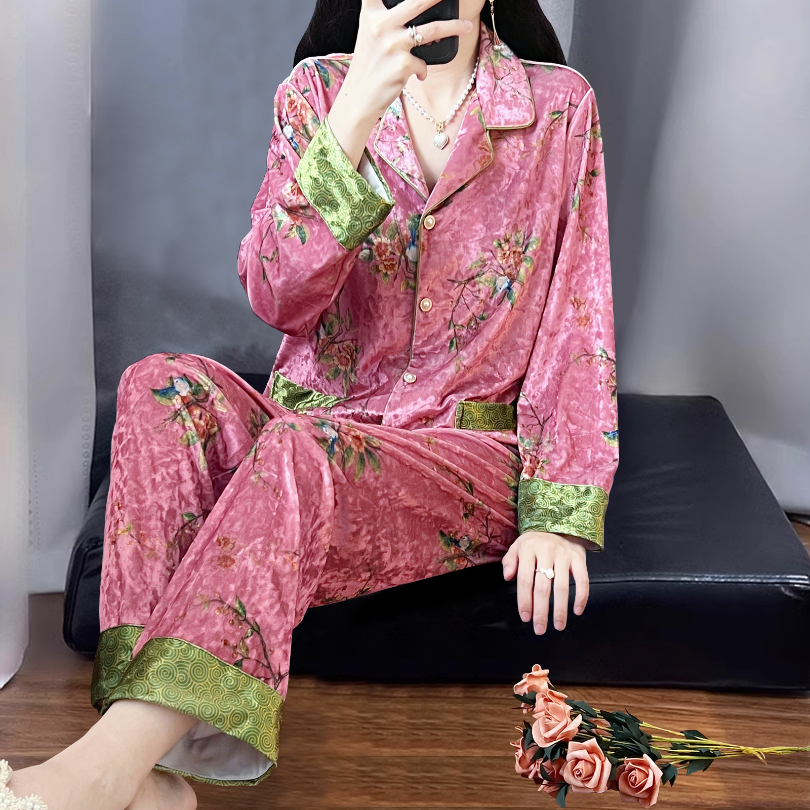 妈妈2025新款金钻绒高级感中老年金丝绒睡衣女薄绒家居服套装秋冬