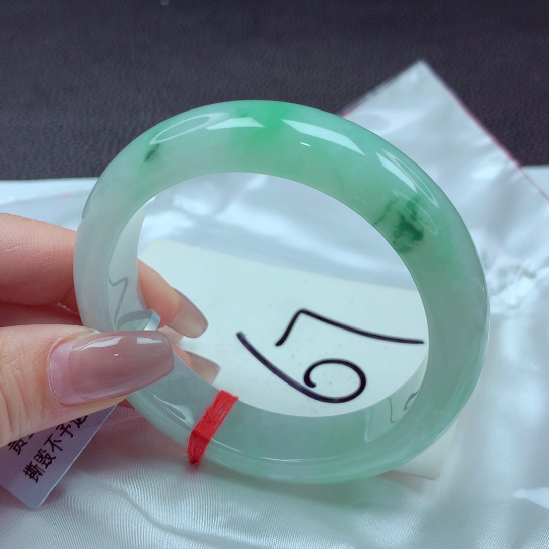 翡翠手镯未镶嵌手镯56