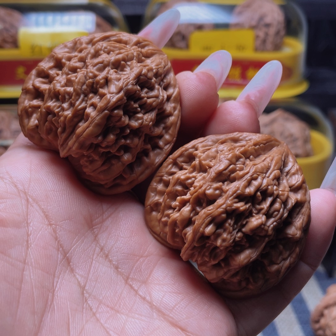 文玩核桃吊坠46虎头王文玩