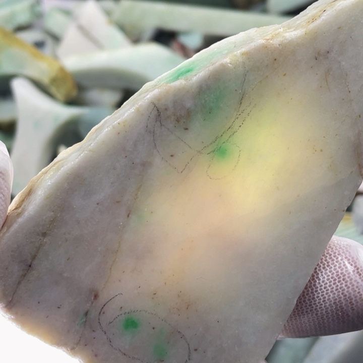 翡翠吊坠(不含链)未镶嵌天然翡翠边角料