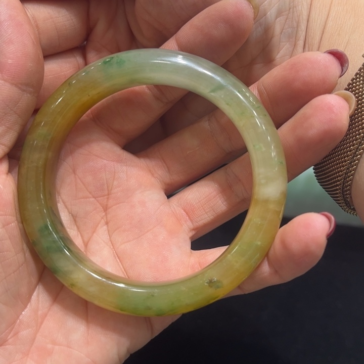 石英质玉（非洲翠）手镯未镶嵌