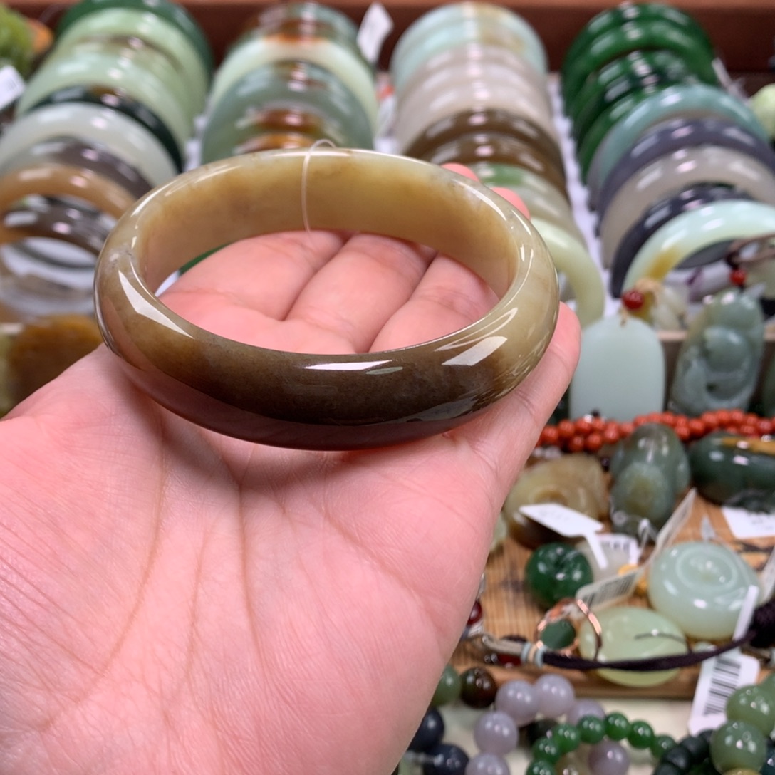 和田玉未镶嵌手镯62_63口径