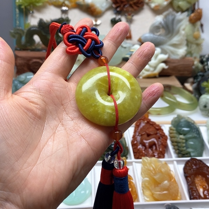 未镶嵌蛇纹石玉车挂