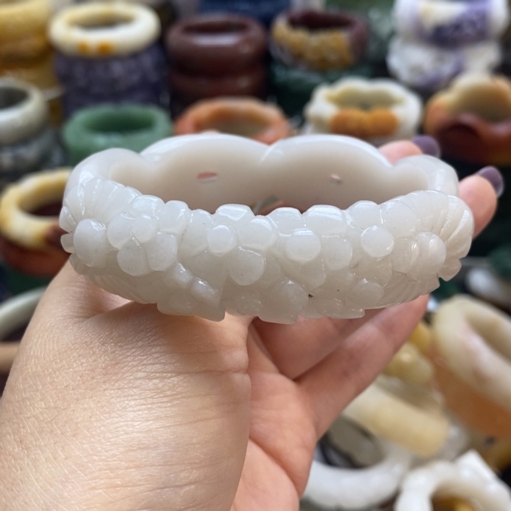 石英质玉未镶嵌手镯