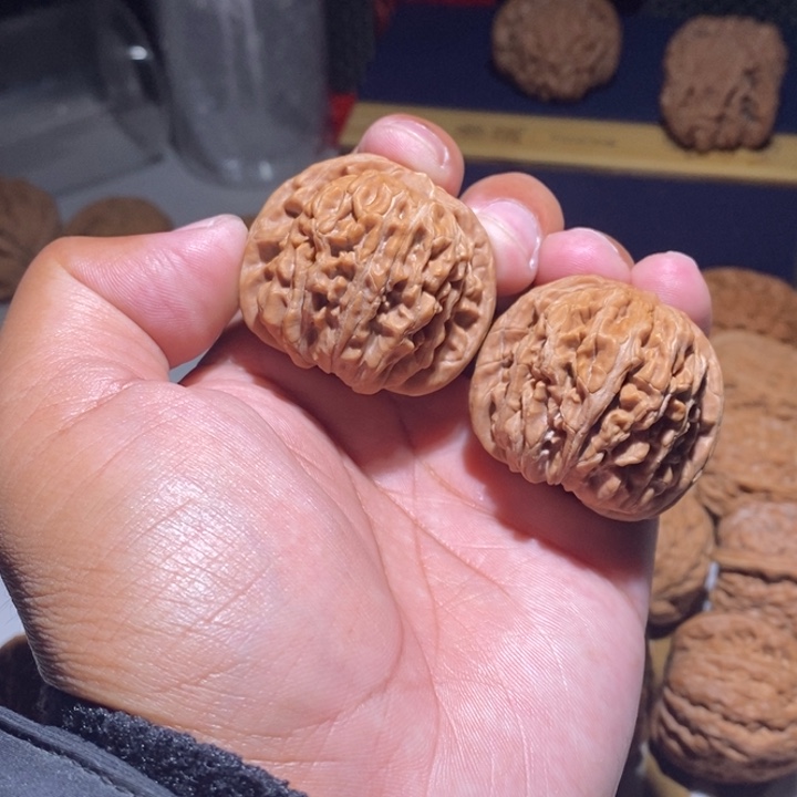 把件文玩核桃美****来四座楼