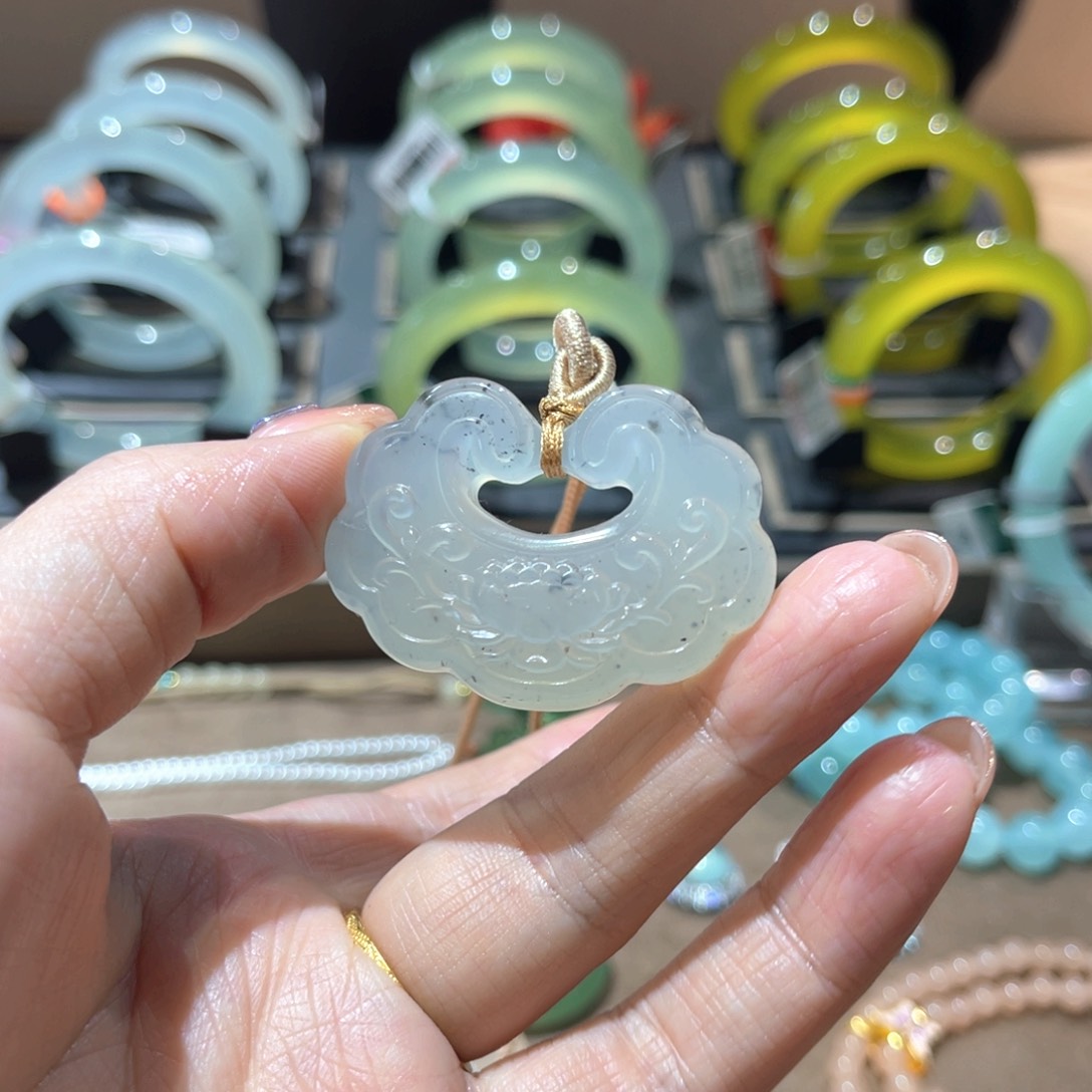 岫玉手镯未镶嵌手镯