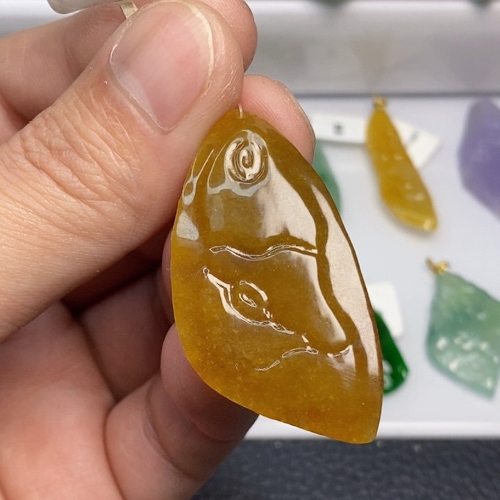 翡翠未镶嵌颈饰翡翠