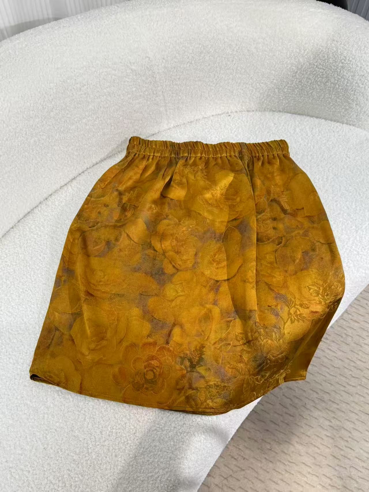 桦唅贵妇皮子小短裙  百分百桑蚕丝