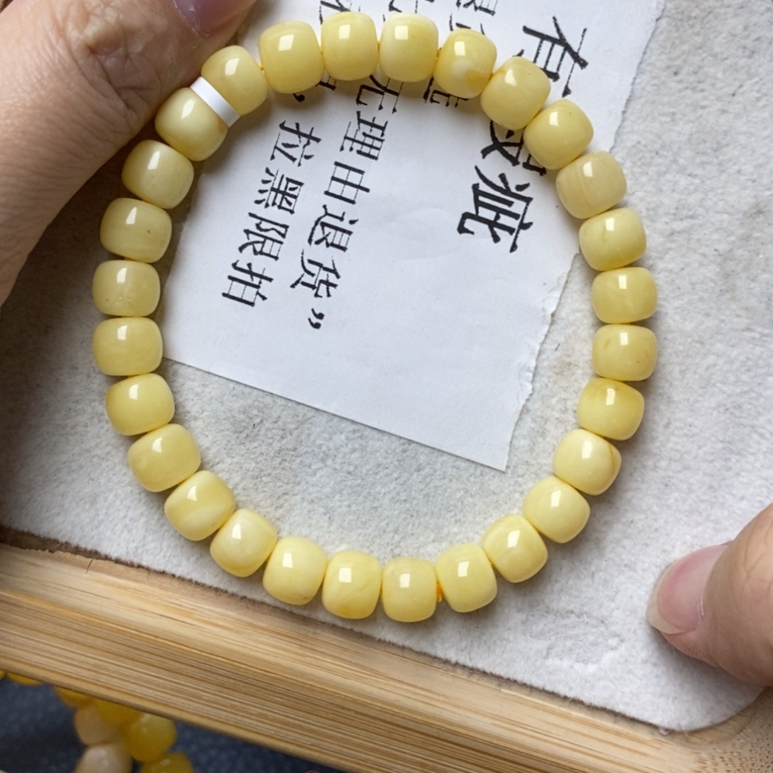 琥珀未镶嵌珠宝奇石82