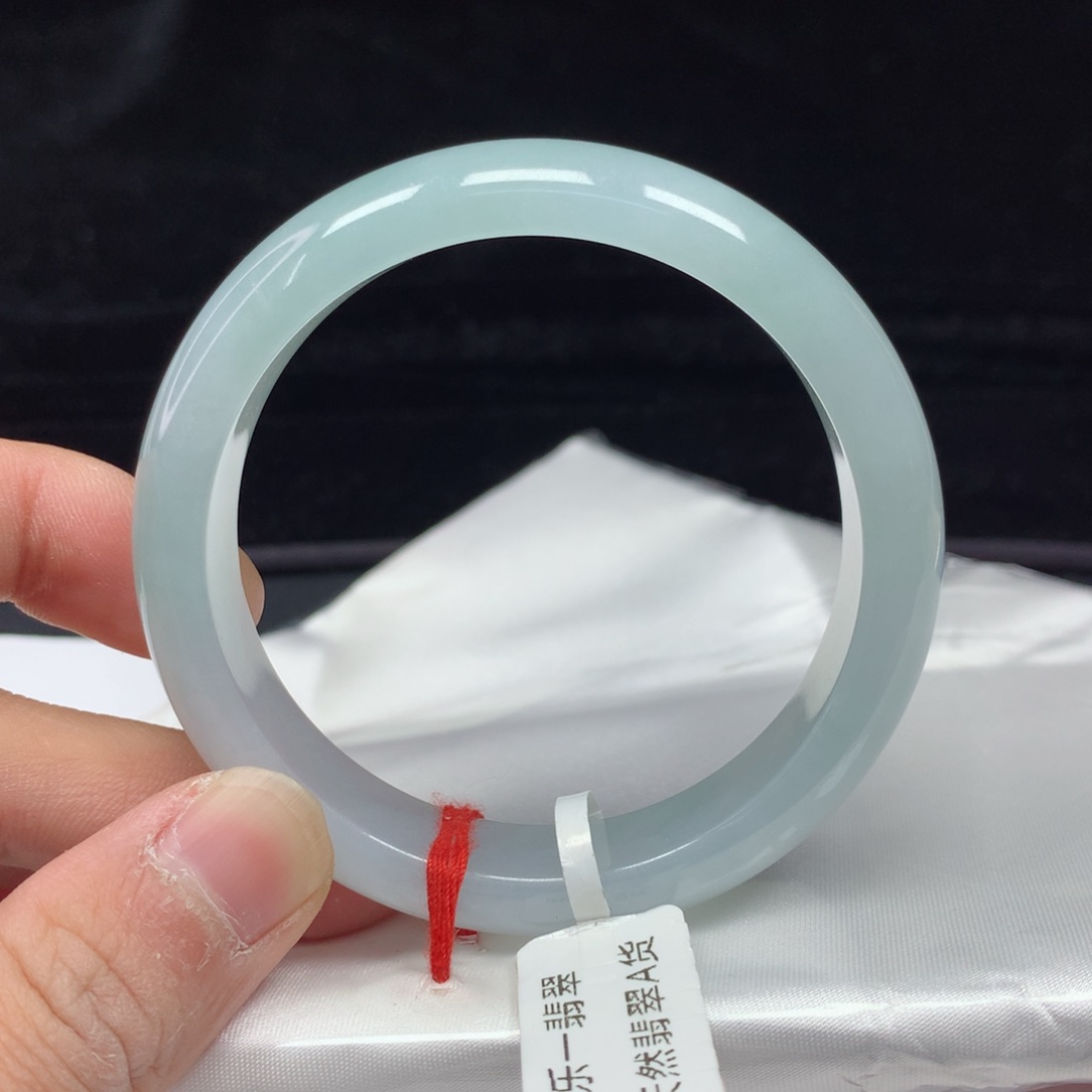 翡翠手镯（圆镯）未镶嵌55.2