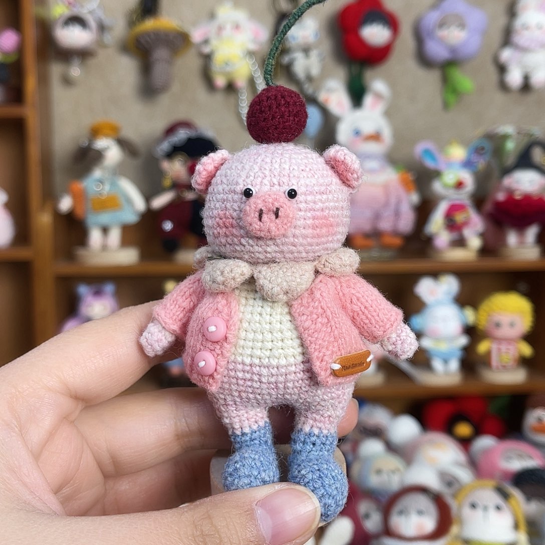 手工编织羊毛线樱桃猪摆件送小羊皮