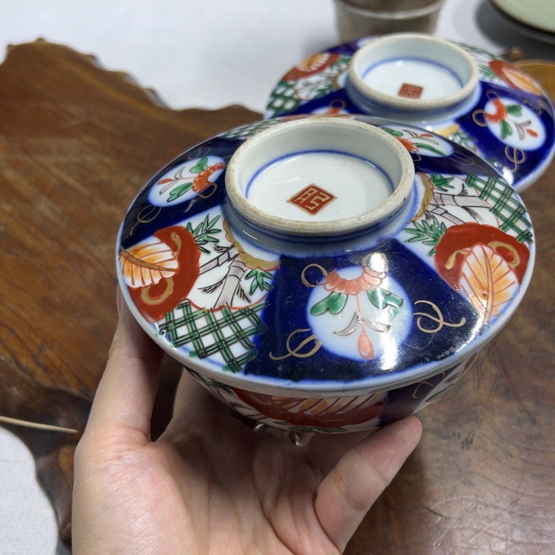 里面有点沁色陶瓷