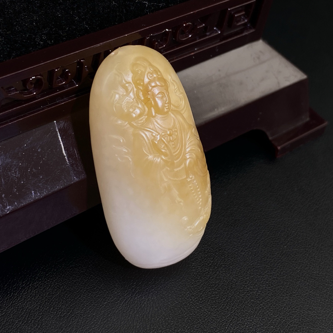 和田玉糖白观音挂件（11）