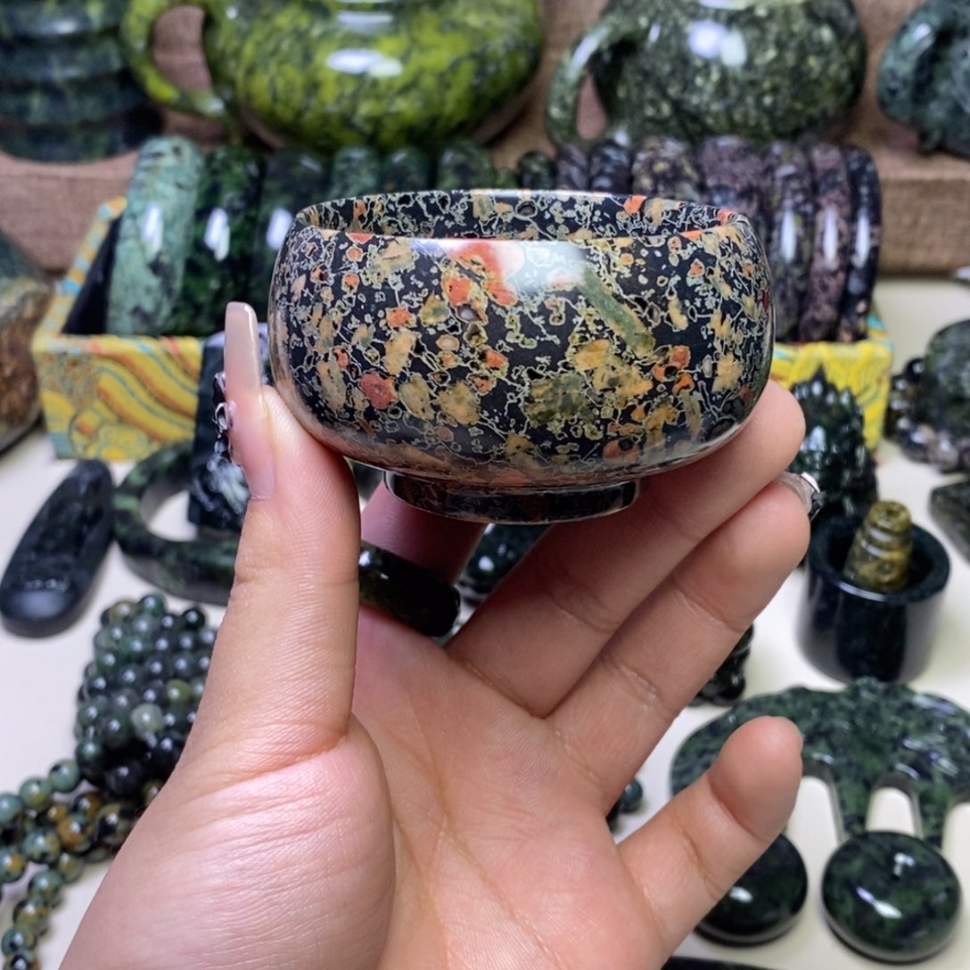 蛇纹石玉手链未镶嵌微瑕