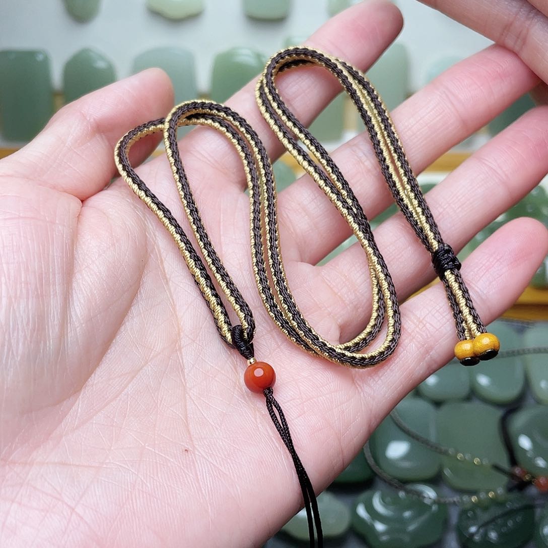 和田玉未镶嵌颈饰大***哟