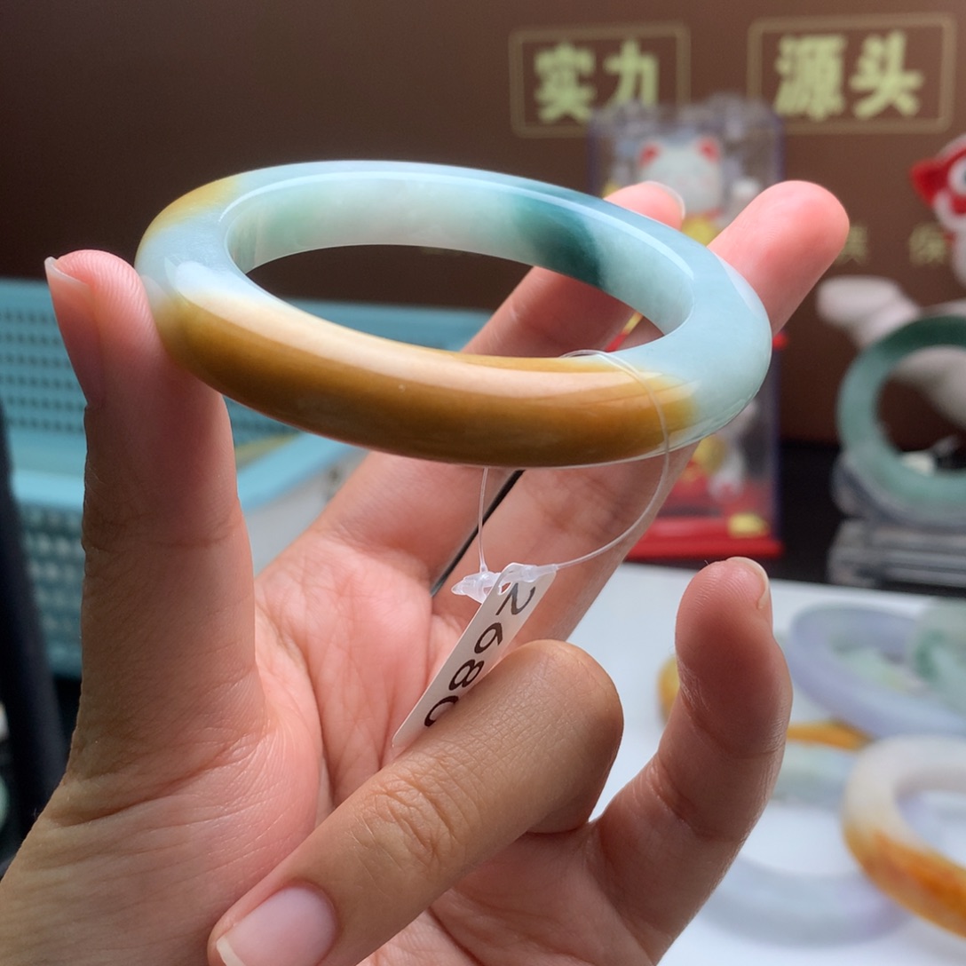 定制翡翠翡翠未镶嵌鸡油黄