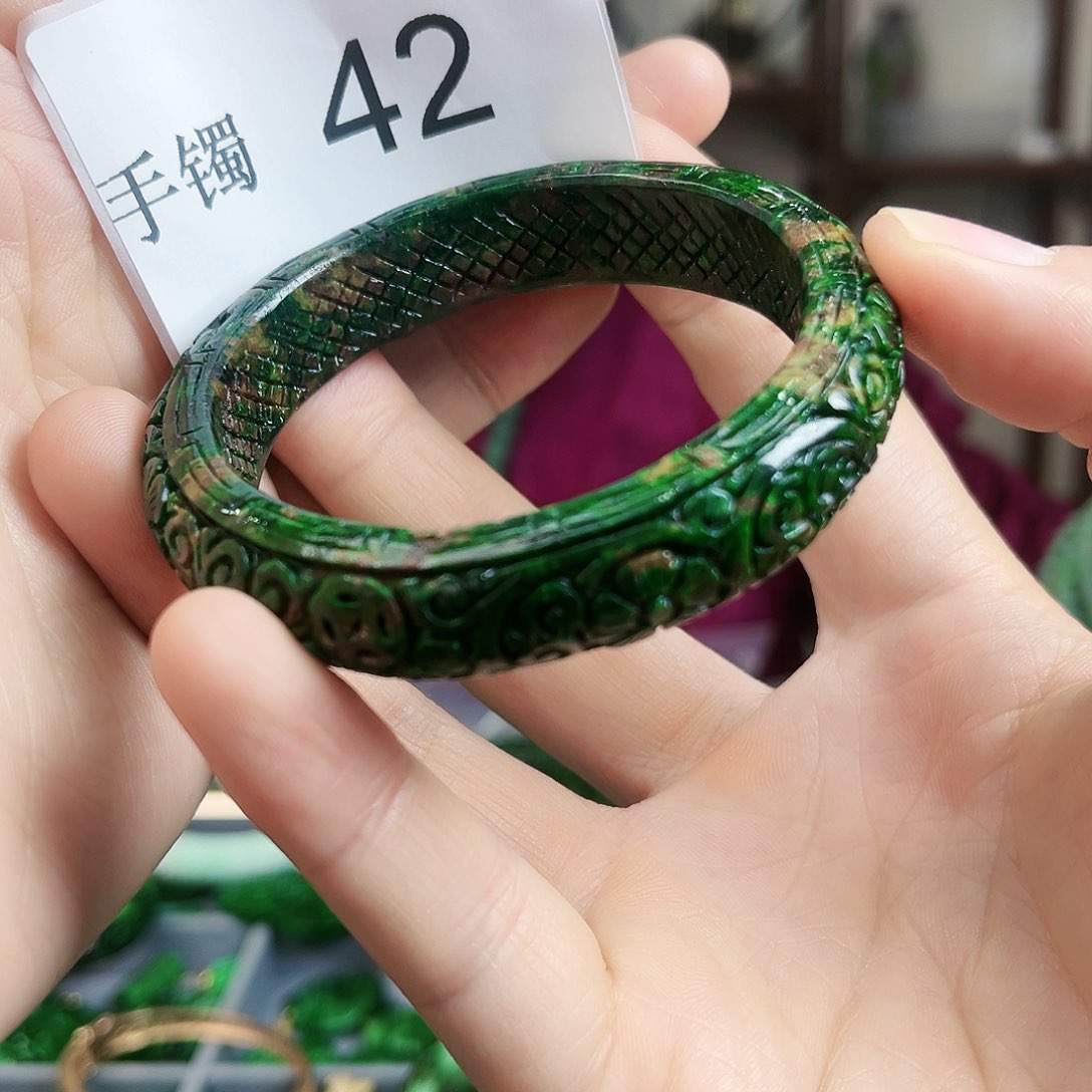 翡翠手镯未镶嵌手镯56.6