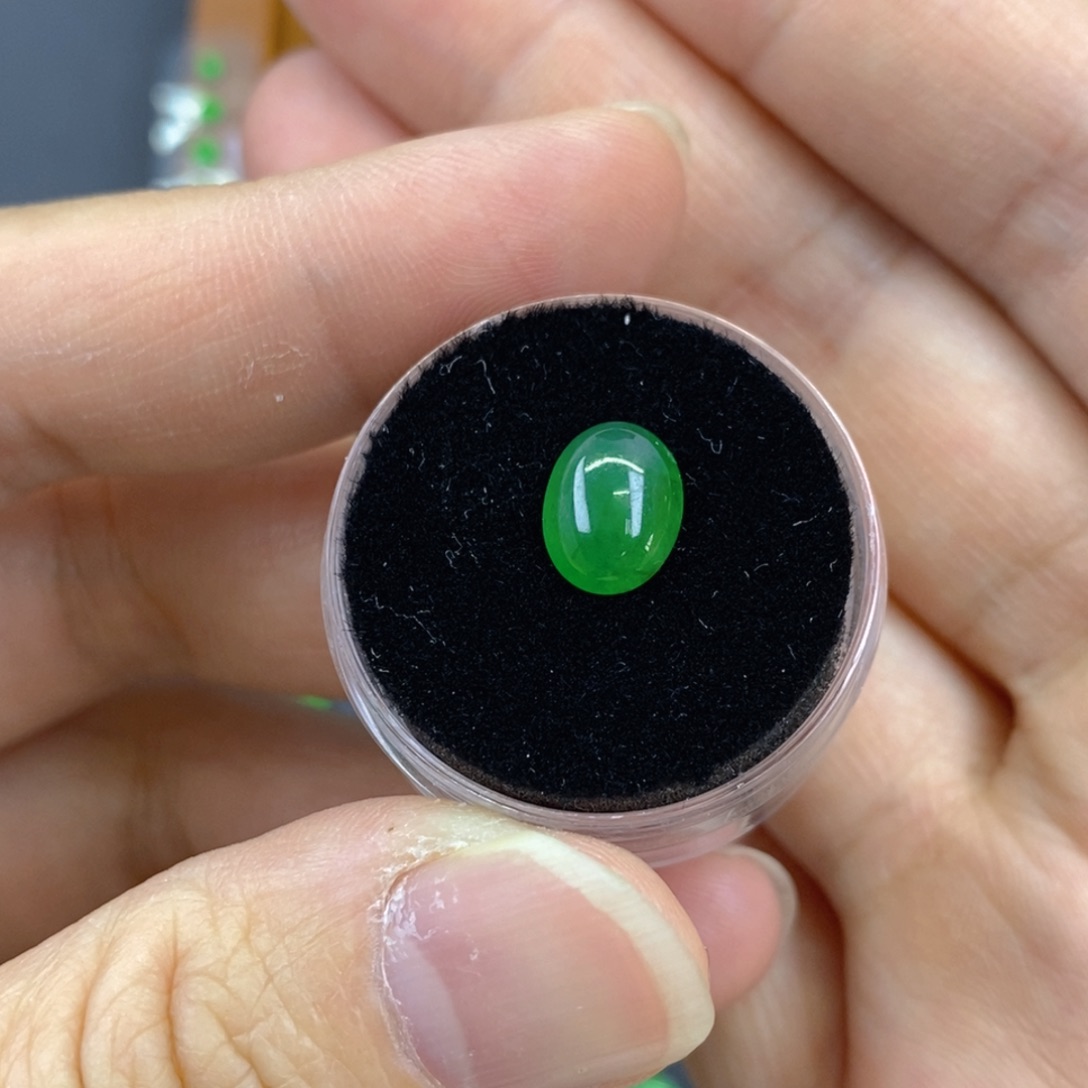 翡翠裸石永**辉翡翠蛋面