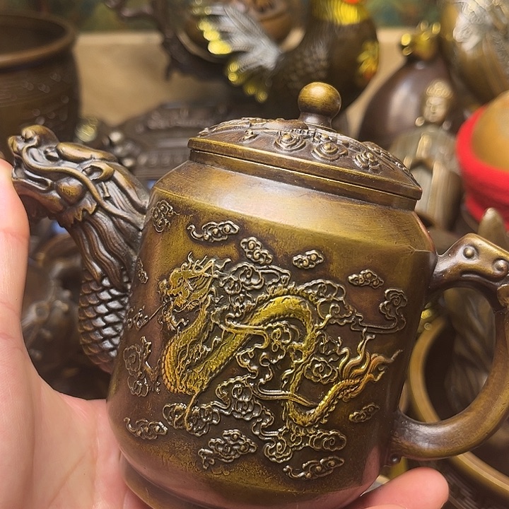 精美铜器批发档口